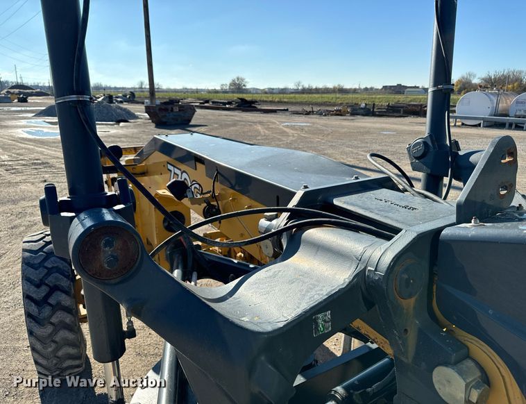 image for item DW2402 2010 John Deere 770G motor grader