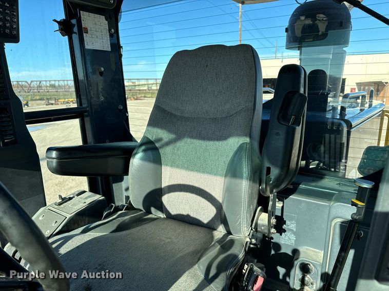 image for item DW2402 2010 John Deere 770G motor grader