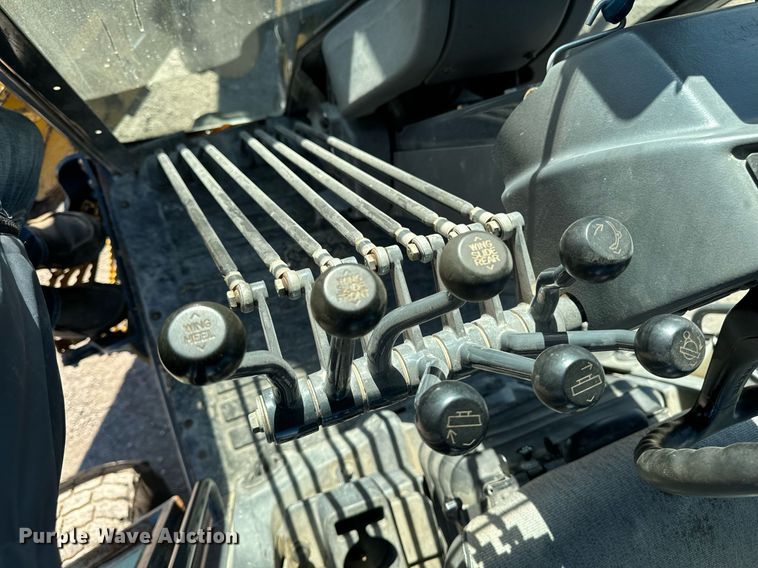 image for item DW2402 2010 John Deere 770G motor grader