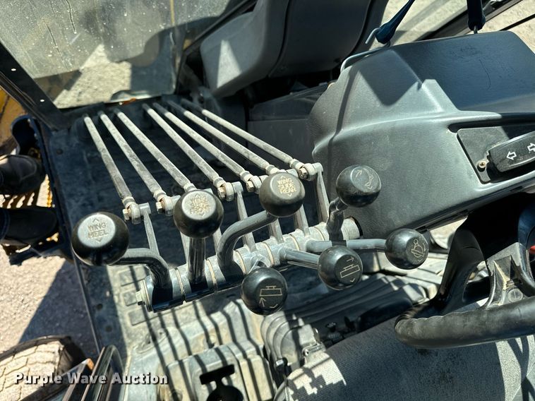 image for item DW2402 2010 John Deere 770G motor grader