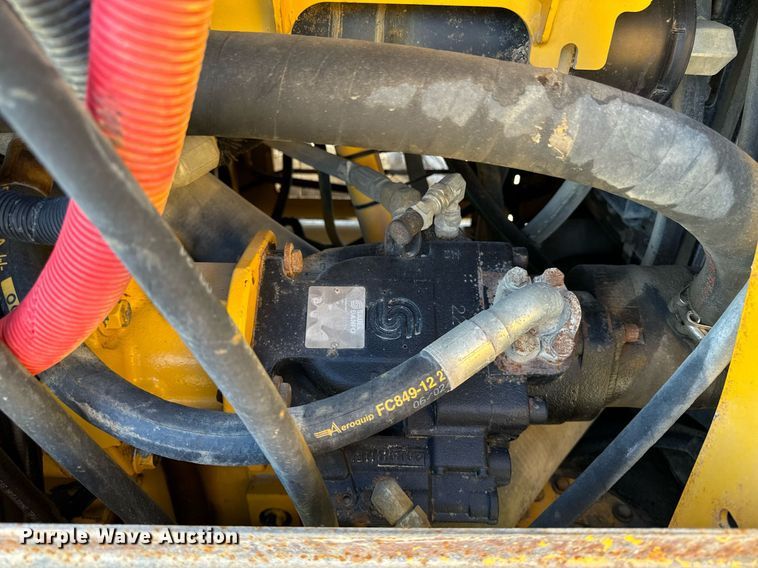 image for item DW2402 2010 John Deere 770G motor grader