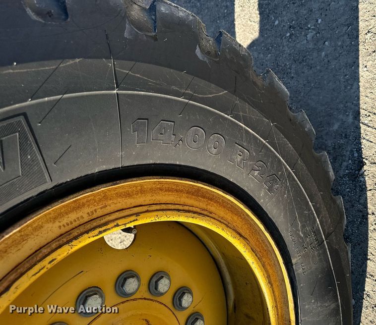 image for item DW2402 2010 John Deere 770G motor grader