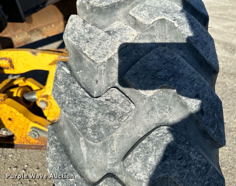 image for item DW2402 2010 John Deere 770G motor grader