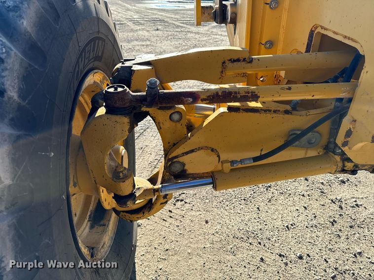 image for item DW2402 2010 John Deere 770G motor grader