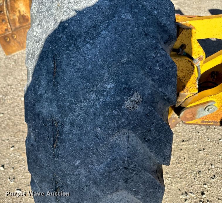 image for item DW2402 2010 John Deere 770G motor grader