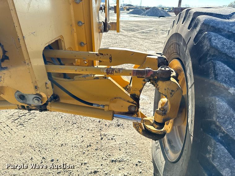 image for item DW2402 2010 John Deere 770G motor grader