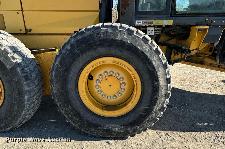 image for item DW2402 2010 John Deere 770G motor grader