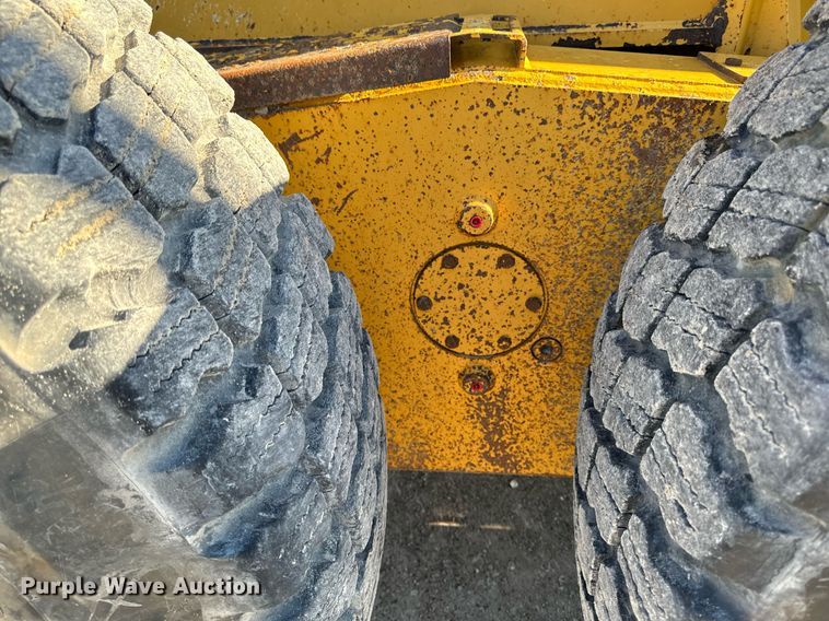 image for item DW2402 2010 John Deere 770G motor grader