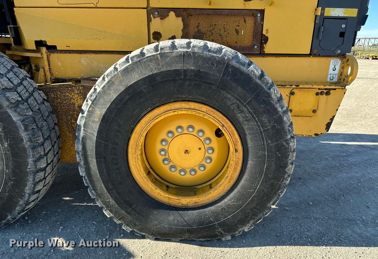 image for item DW2402 2010 John Deere 770G motor grader