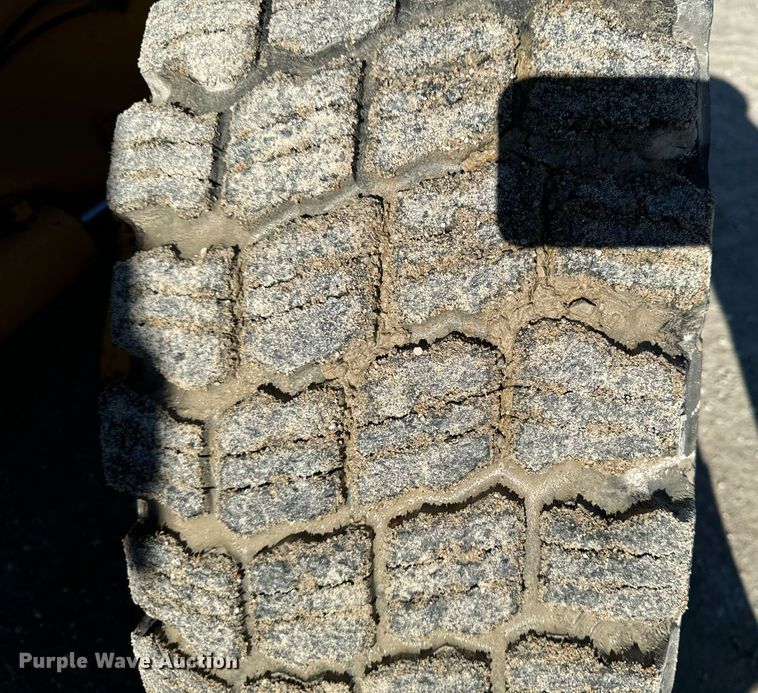 image for item DW2402 2010 John Deere 770G motor grader