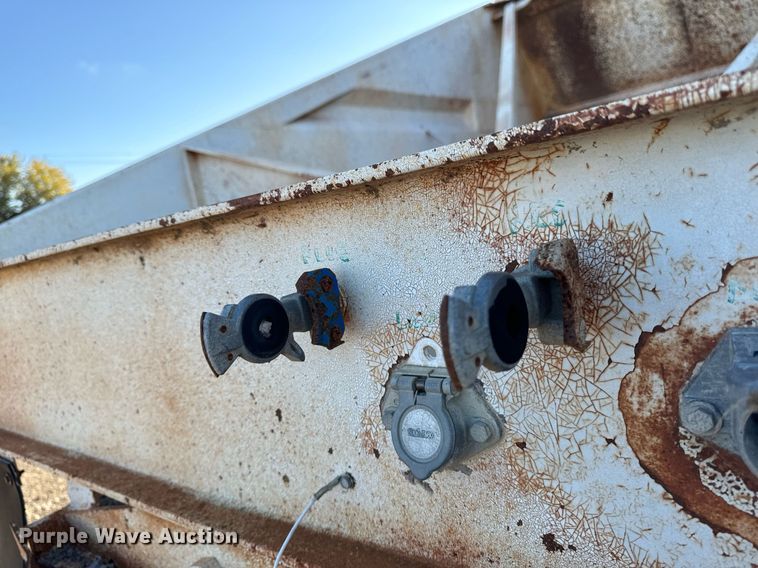 image for item DW2406 1996 Corn belt S-4202 bottom dump trailer
