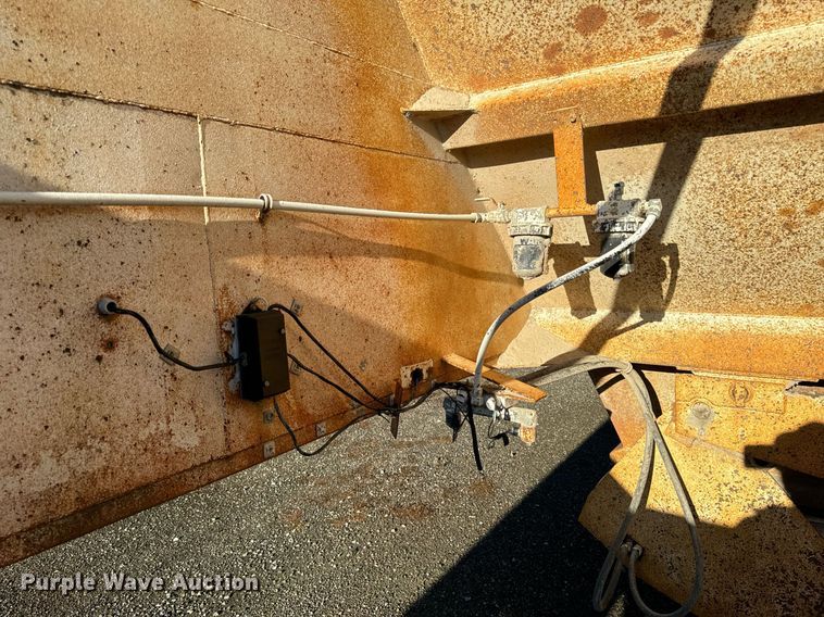 image for item DW2406 1996 Corn belt S-4202 bottom dump trailer