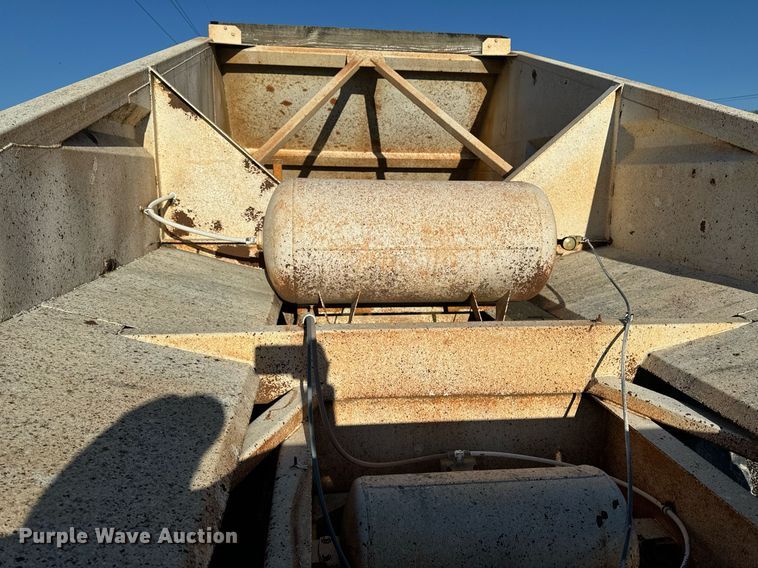 image for item DW2406 1996 Corn belt S-4202 bottom dump trailer