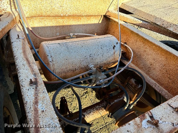 image for item DW2406 1996 Corn belt S-4202 bottom dump trailer