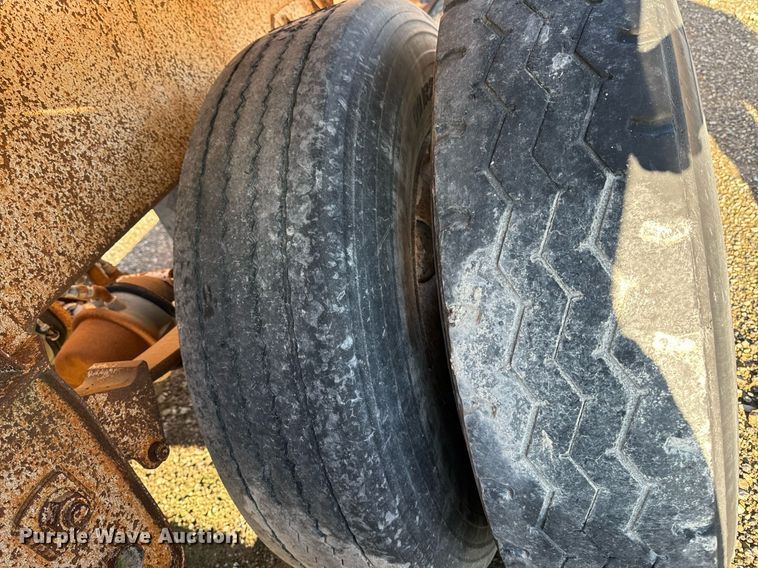 image for item DW2406 1996 Corn belt S-4202 bottom dump trailer