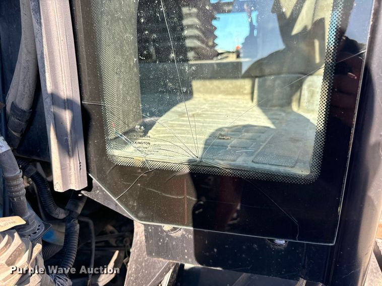 image for item DW2408 Case IH MXM130 MFWD tractor