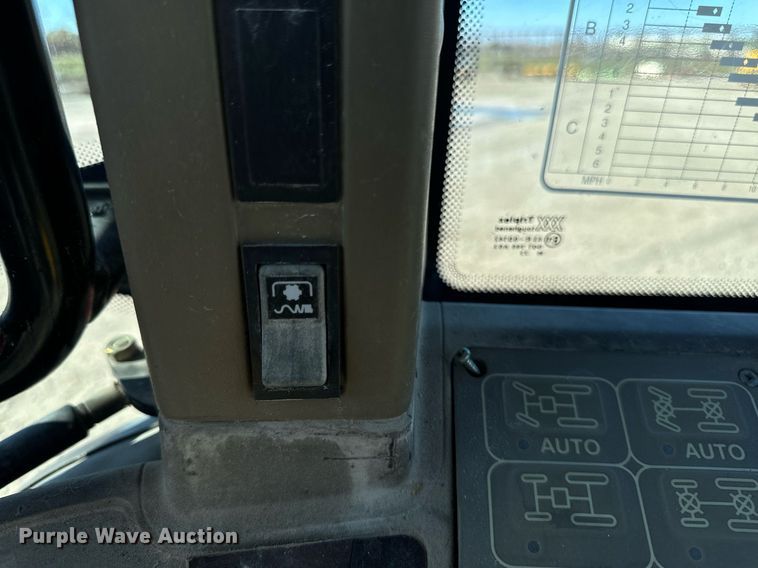 image for item DW2408 Case IH MXM130 MFWD tractor