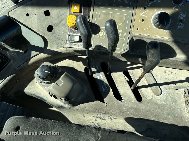 image for item DW2408 Case IH MXM130 MFWD tractor