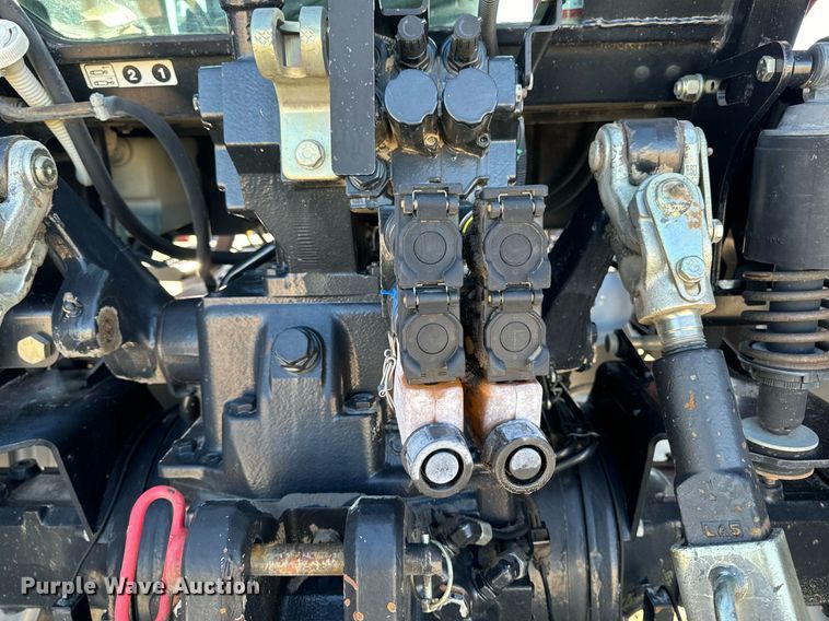 image for item DW2409 2005 Case IH MXM130 MFWD tractor