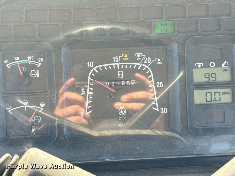 image for item DW2409 2005 Case IH MXM130 MFWD tractor