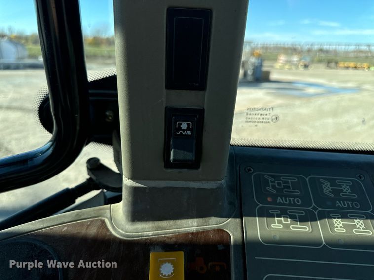 image for item DW2409 2005 Case IH MXM130 MFWD tractor