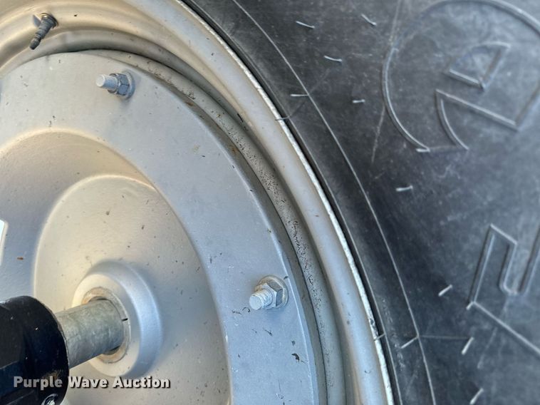 image for item DW2409 2005 Case IH MXM130 MFWD tractor