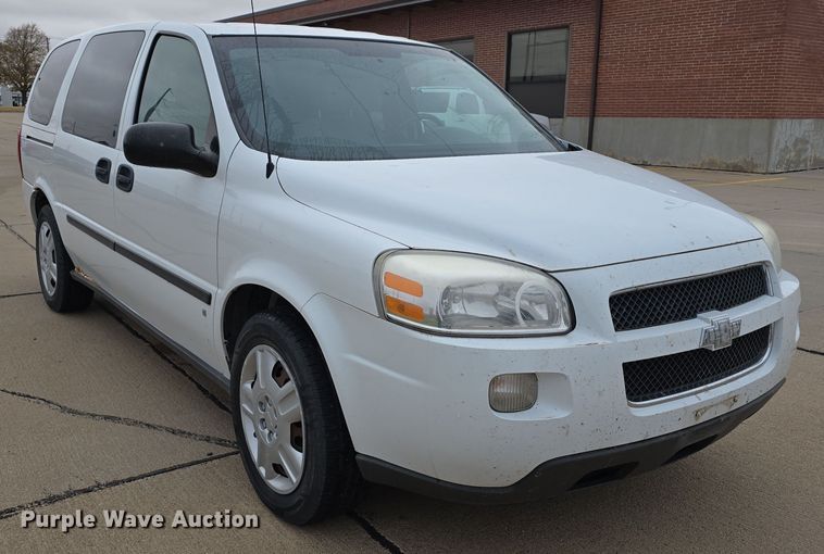 image for item DW3901 2008 Chevrolet Uplander LS van