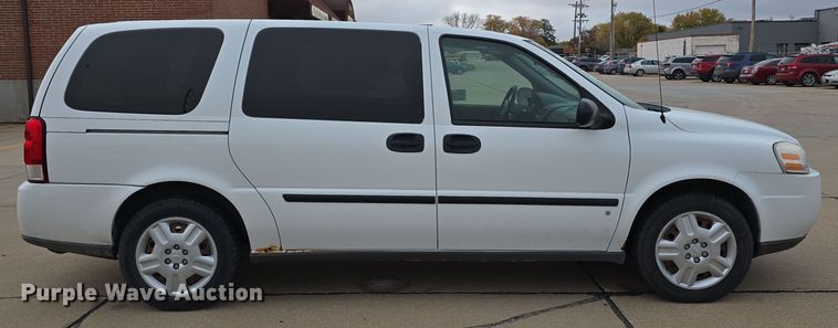 image for item DW3901 2008 Chevrolet Uplander LS van