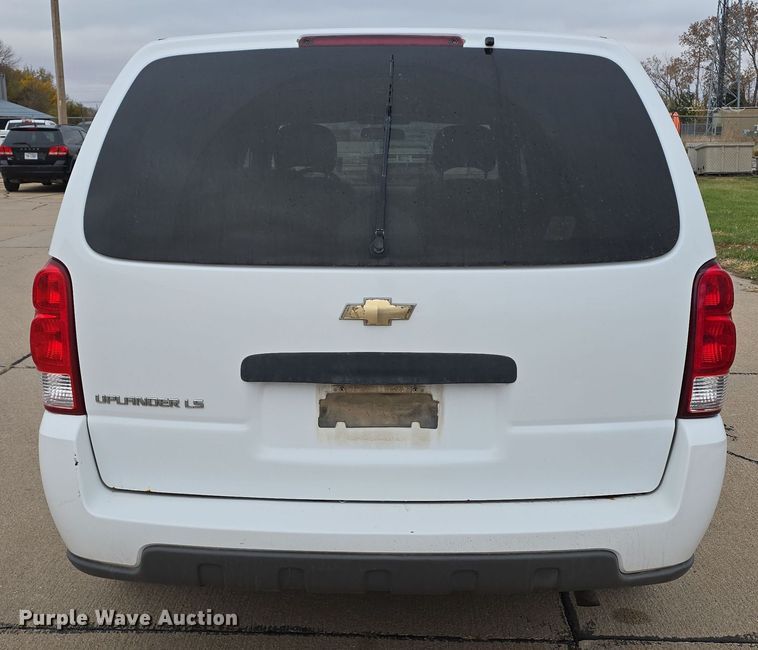image for item DW3901 2008 Chevrolet Uplander LS van
