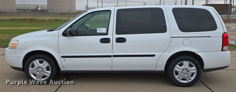 image for item DW3901 2008 Chevrolet Uplander LS van