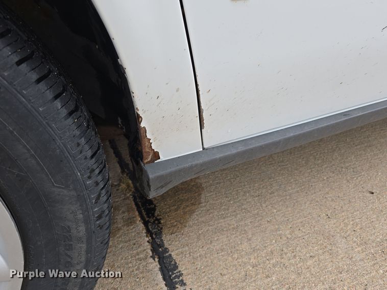 image for item DW3901 2008 Chevrolet Uplander LS van