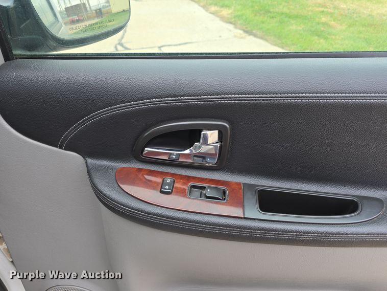 image for item DW3901 2008 Chevrolet Uplander LS van