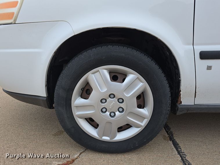 image for item DW3901 2008 Chevrolet Uplander LS van