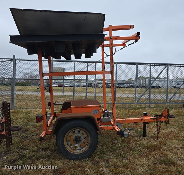 image for item DW3929 (4) arrow board trailers