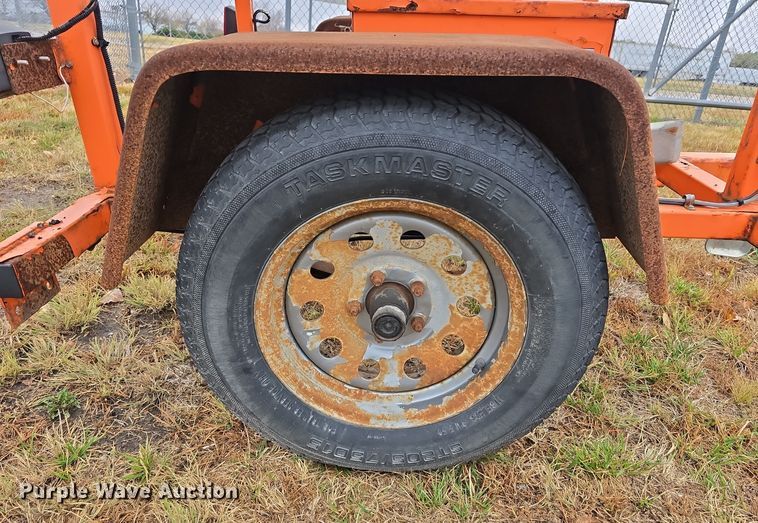 image for item DW3929 (4) arrow board trailers