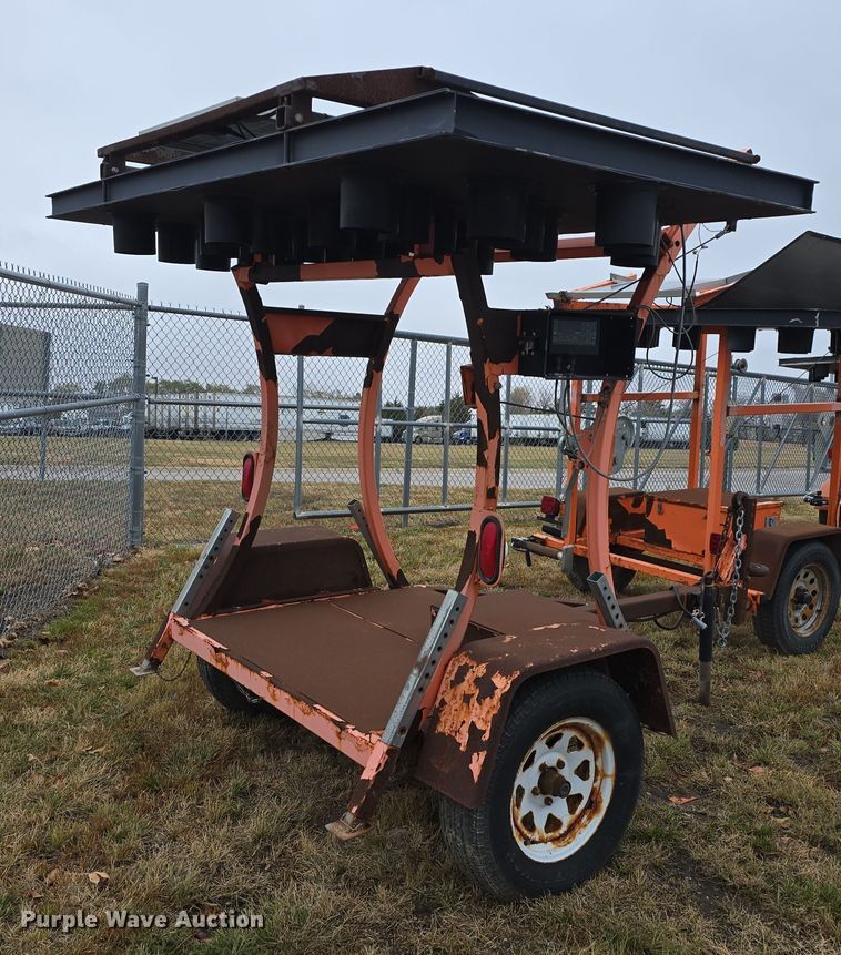 image for item DW3929 (4) arrow board trailers