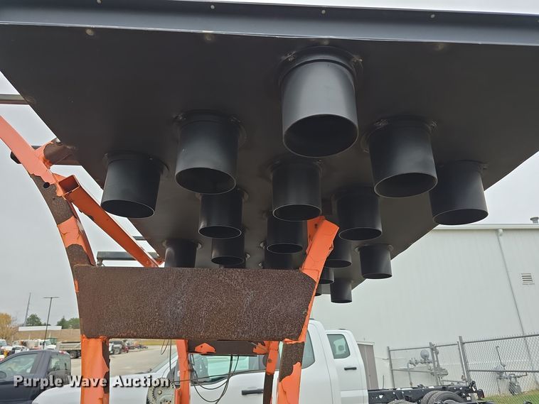 image for item DW3929 (4) arrow board trailers