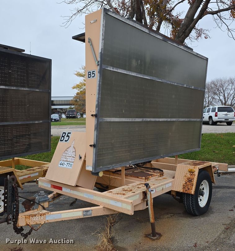 image for item DW3931 (3) Ver-Mac message board trailers