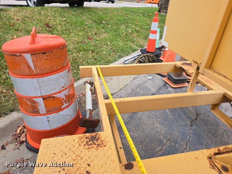 image for item DW3931 (3) Ver-Mac message board trailers