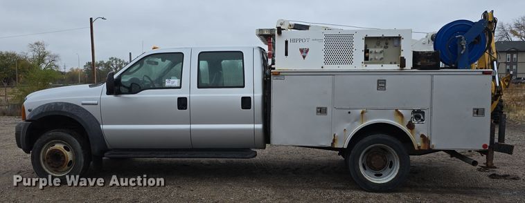 image for item DW3935 2005 Ford F450 Super Duty XL Crew Cab utility / service truck