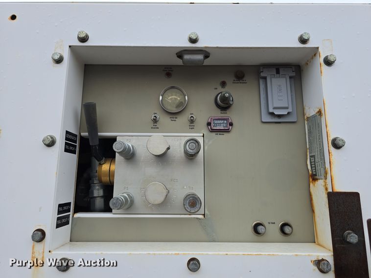 image for item DW3935 2005 Ford F450 Super Duty XL Crew Cab utility / service truck