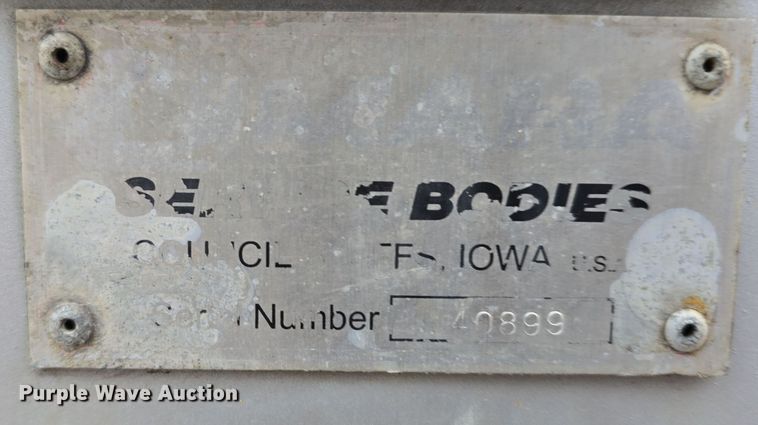 image for item DW3935 2005 Ford F450 Super Duty XL Crew Cab utility / service truck