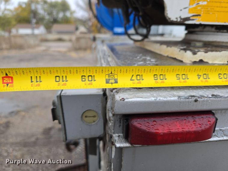 image for item DW3935 2005 Ford F450 Super Duty XL Crew Cab utility / service truck