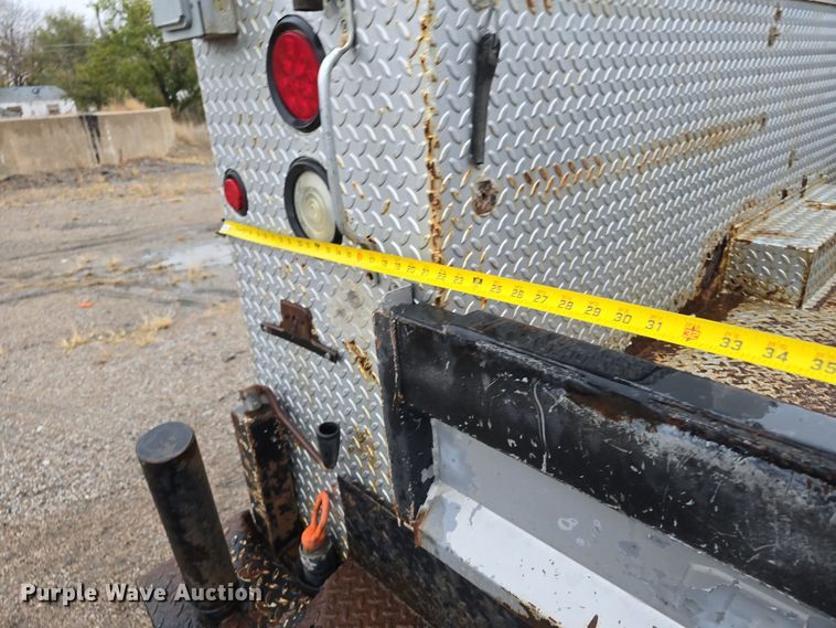 image for item DW3935 2005 Ford F450 Super Duty XL Crew Cab utility / service truck