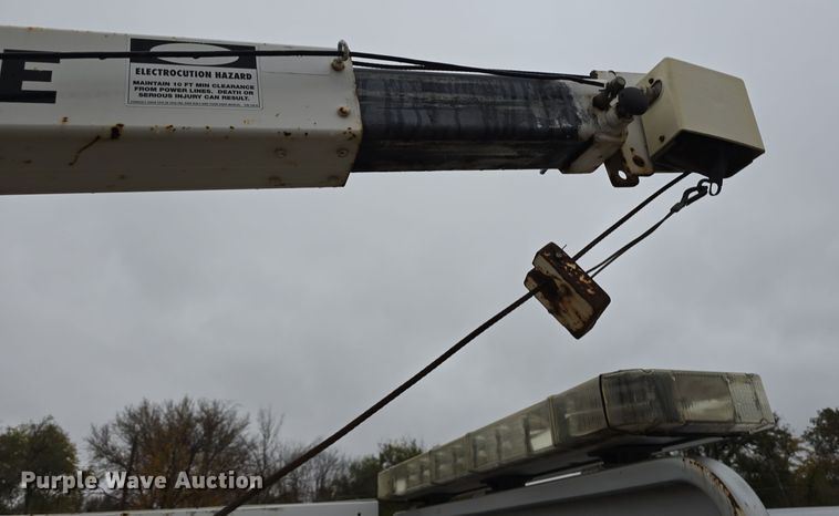 image for item DW3935 2005 Ford F450 Super Duty XL Crew Cab utility / service truck