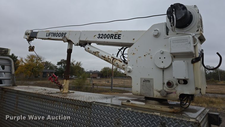 image for item DW3935 2005 Ford F450 Super Duty XL Crew Cab utility / service truck