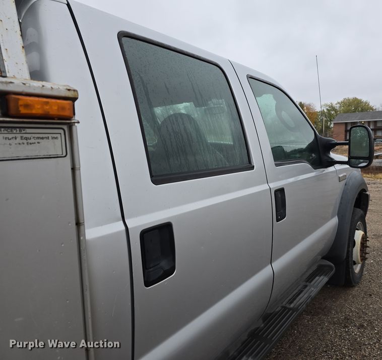 image for item DW3935 2005 Ford F450 Super Duty XL Crew Cab utility / service truck