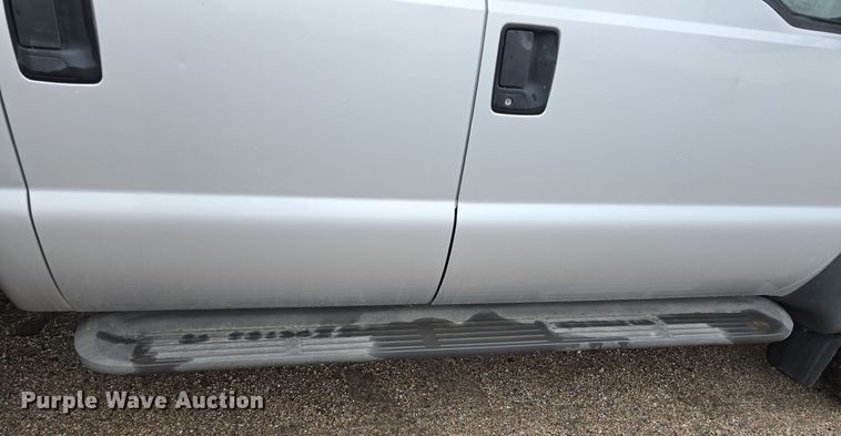 image for item DW3935 2005 Ford F450 Super Duty XL Crew Cab utility / service truck