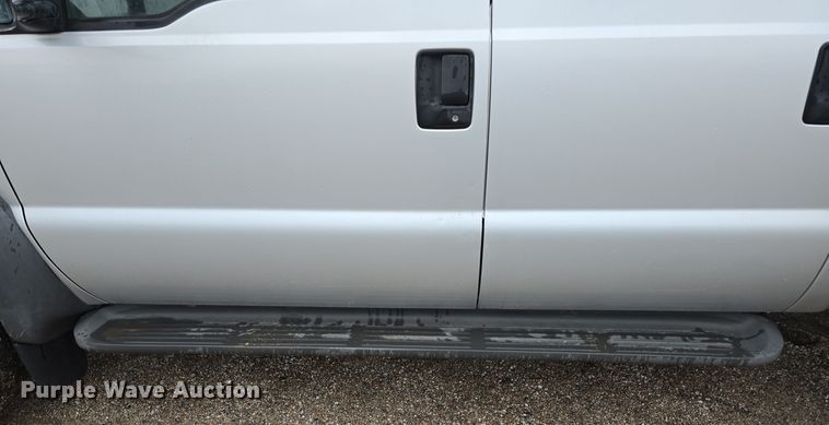 image for item DW3935 2005 Ford F450 Super Duty XL Crew Cab utility / service truck