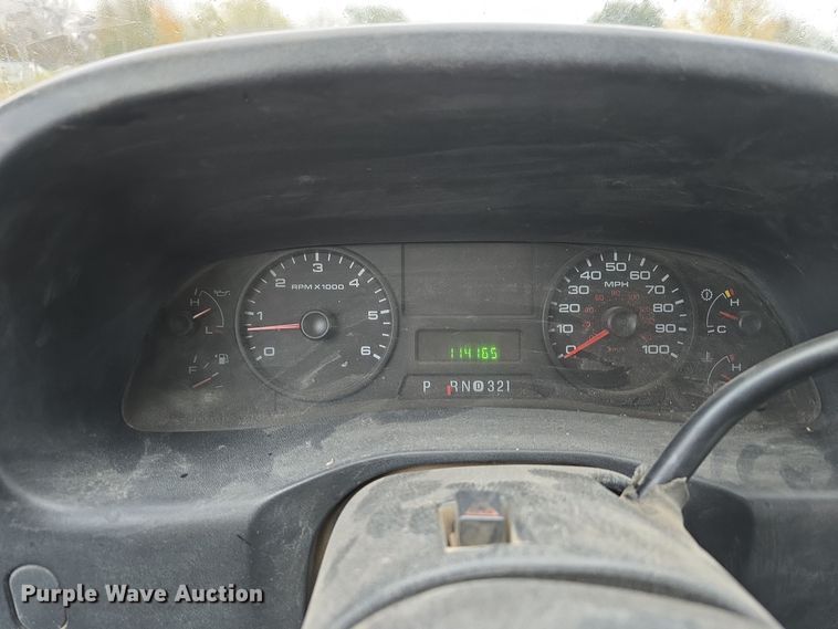 image for item DW3935 2005 Ford F450 Super Duty XL Crew Cab utility / service truck